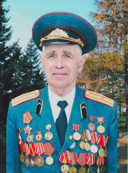 Первый директор школы № 52 Скуйбитов Михаил Андреевнич