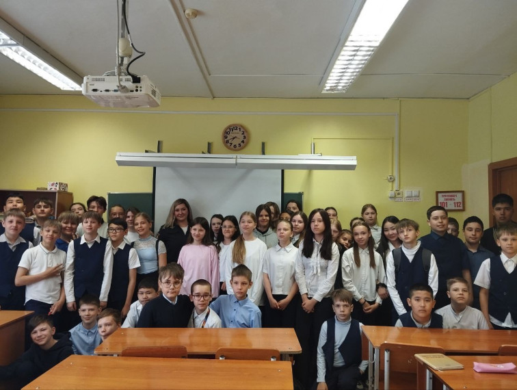 Безопасность на дорогах: 5 "А" и 5 "Б" на страже!.